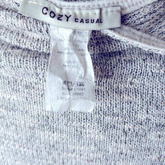 Cozy Casual Crochet Back Top size Large - Picture 5 of 5